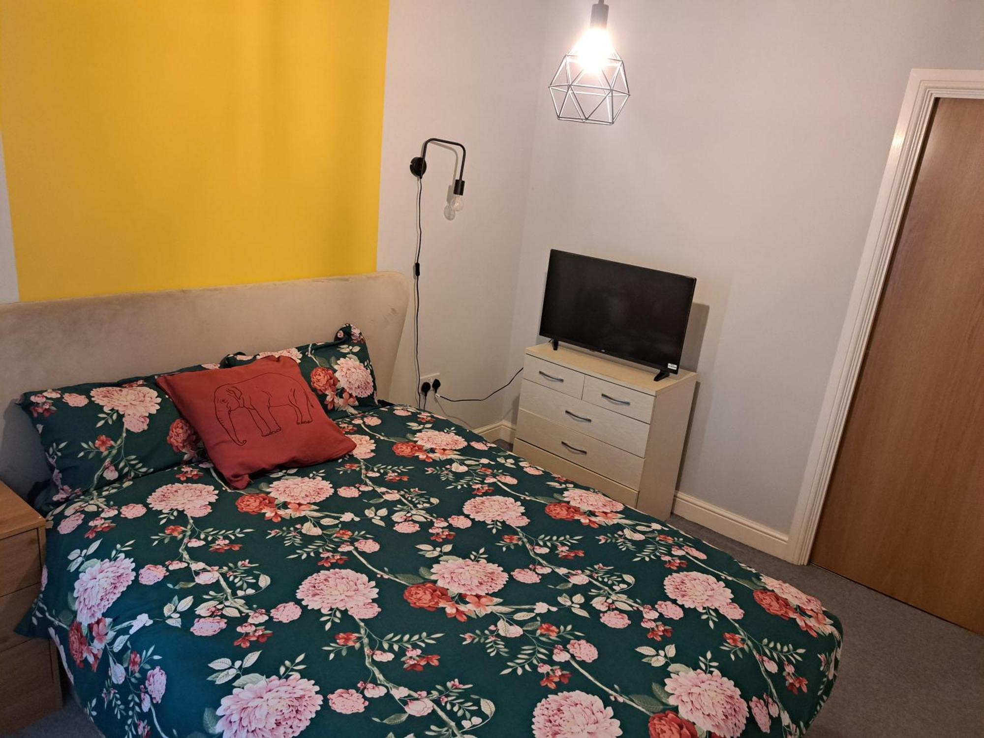 Private And Comfortable Room In Cosy Home Nottingham Ngoại thất bức ảnh